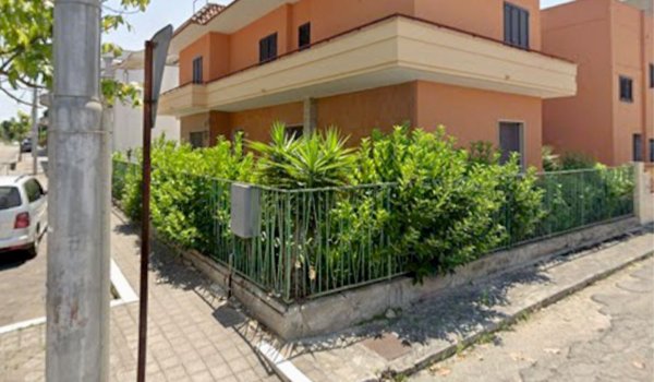 pentavano in vendita ad Aradeo