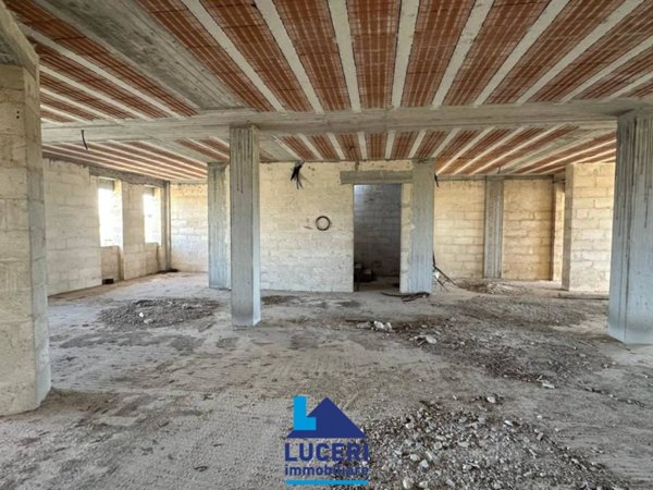 casa indipendente in vendita ad Aradeo