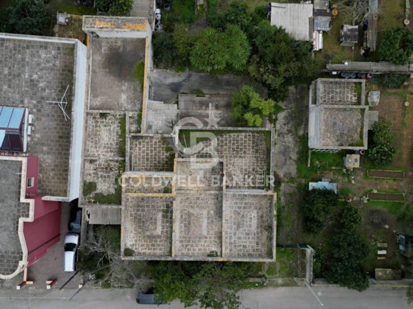 casa indipendente in vendita ad Aradeo