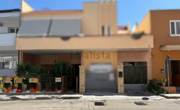 casa indipendente in vendita ad Aradeo