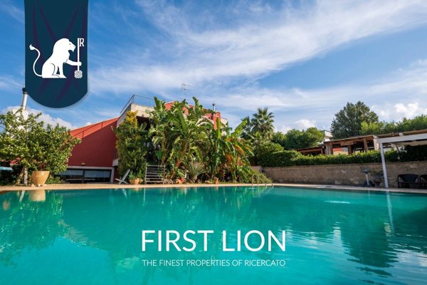 casa indipendente in vendita ad Aradeo