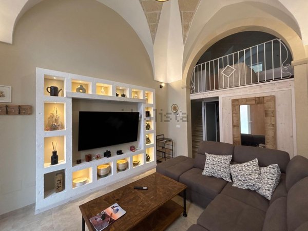 casa indipendente in vendita ad Aradeo