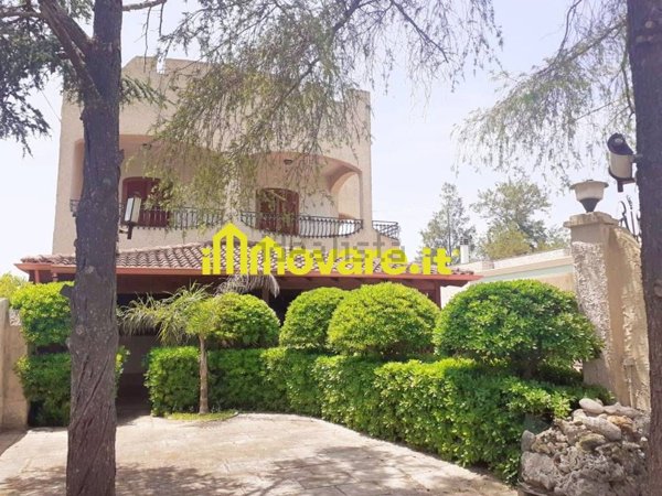 casa indipendente in vendita ad Aradeo