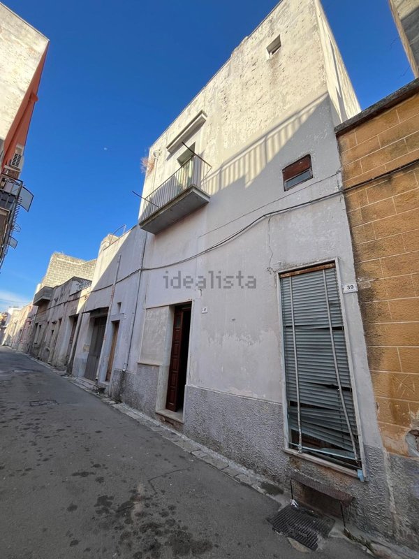 casa indipendente in vendita ad Aradeo