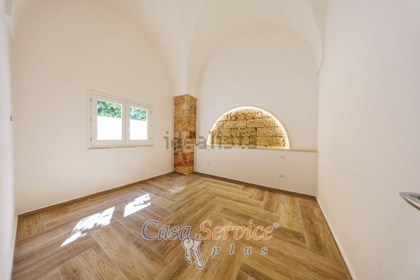 casa indipendente in vendita ad Aradeo