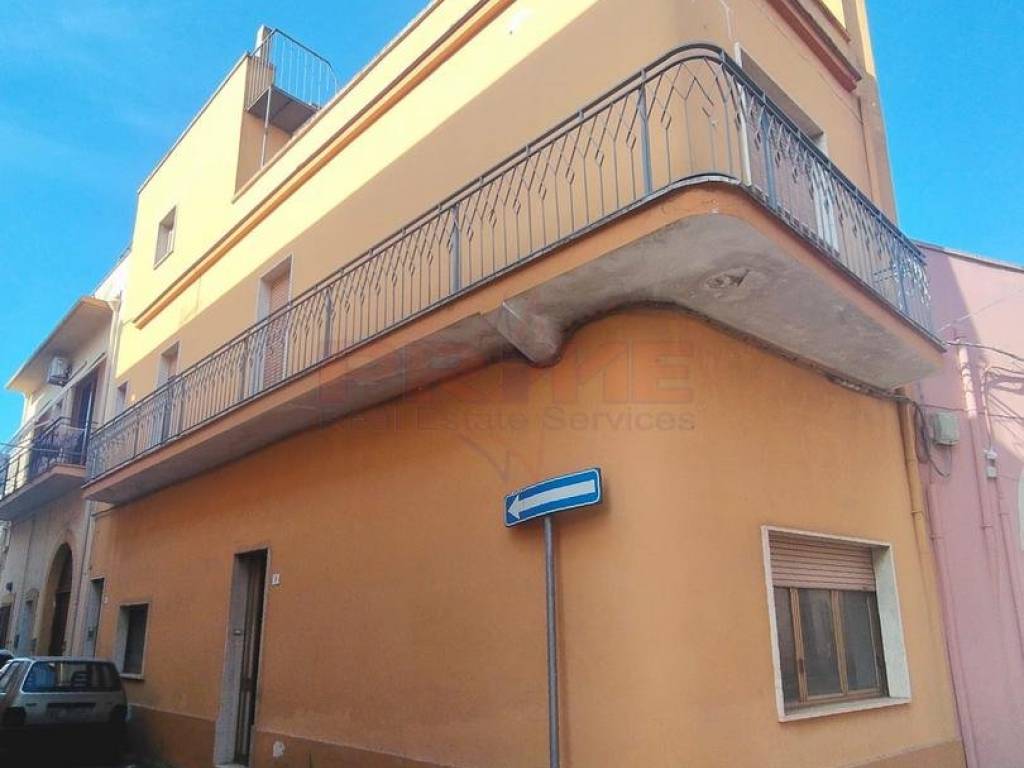 casa indipendente in vendita ad Aradeo