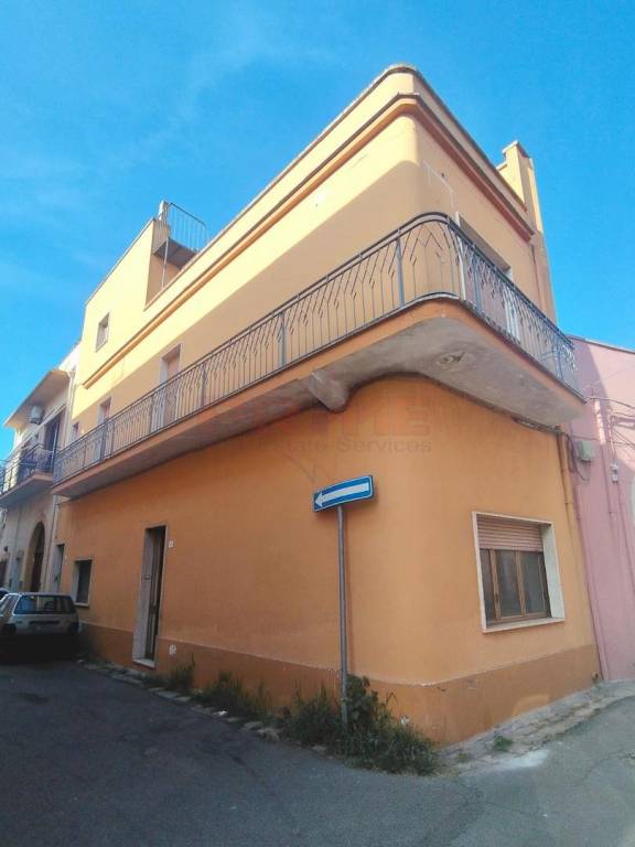 casa indipendente in vendita ad Aradeo