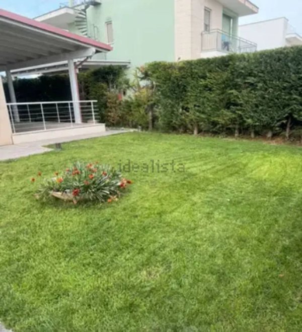 casa indipendente in vendita ad Arnesano