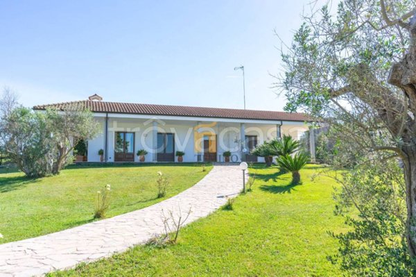 casa indipendente in vendita ad Arnesano