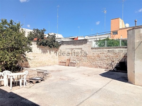 casa indipendente in vendita ad Arnesano