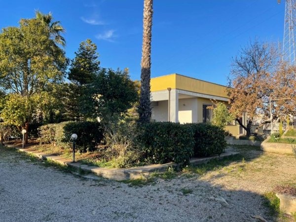 casa indipendente in vendita ad Arnesano