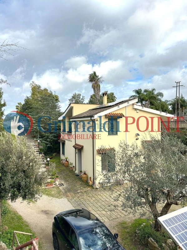 casa indipendente in vendita ad Arnesano