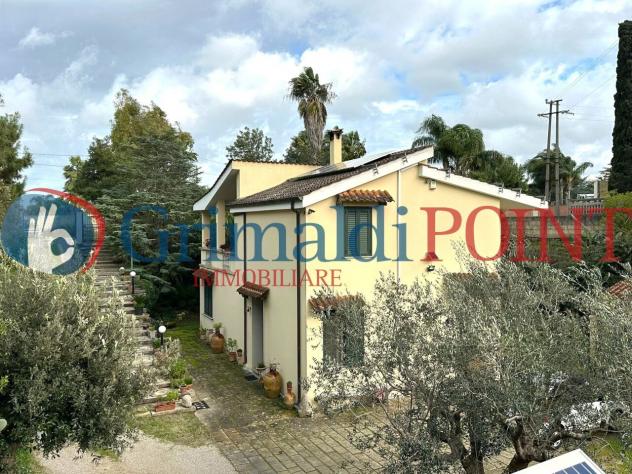 casa indipendente in vendita ad Arnesano