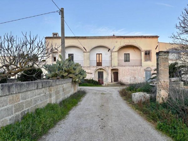 casa indipendente in vendita ad Arnesano