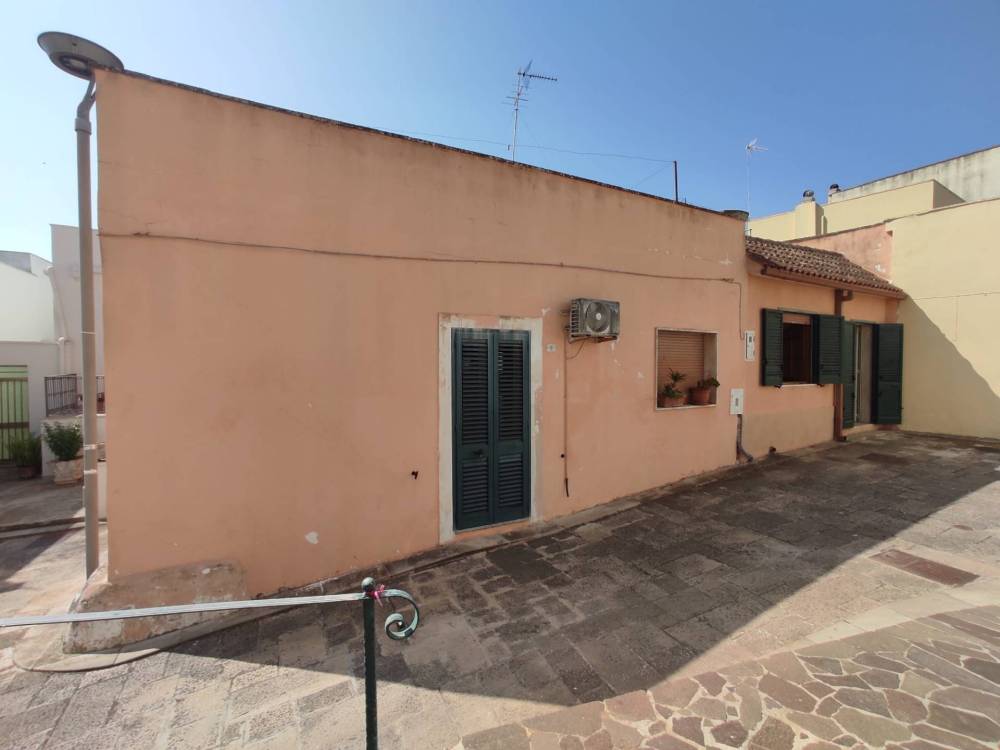 casa indipendente in vendita a Bagnolo del Salento
