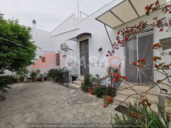 casa indipendente in vendita a Botrugno