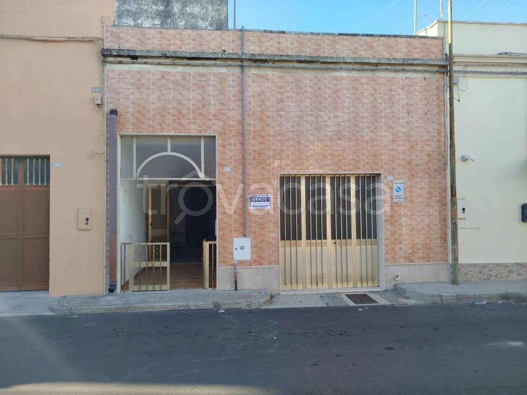 casa indipendente in vendita a Botrugno