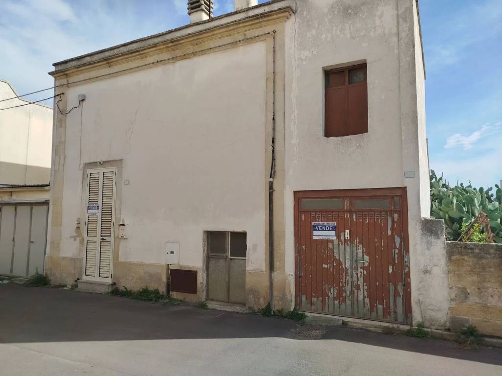 casa indipendente in vendita a Botrugno