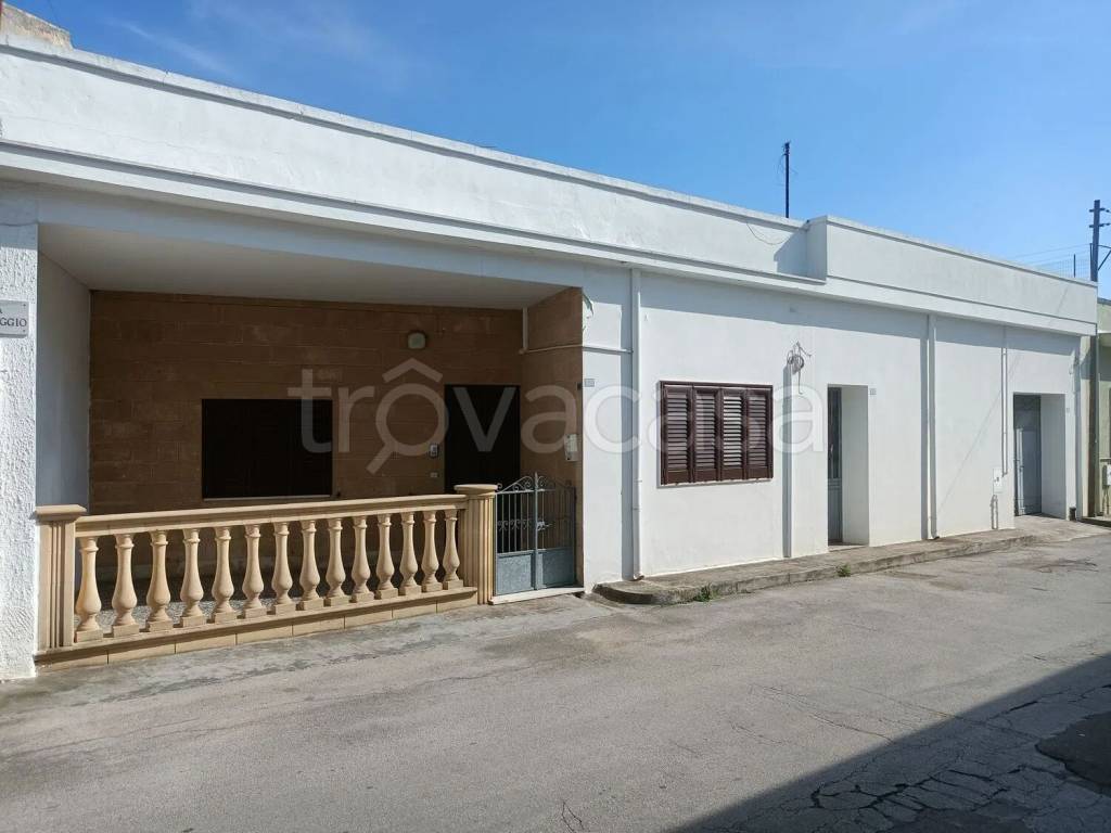 casa indipendente in vendita a Botrugno