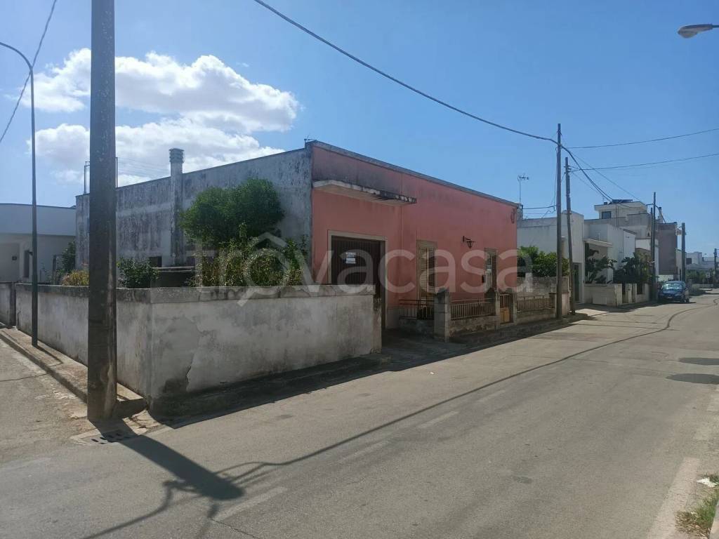 casa indipendente in vendita a Botrugno