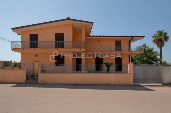 casa indipendente in vendita a Botrugno