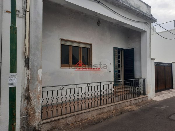 casa indipendente in vendita a Botrugno