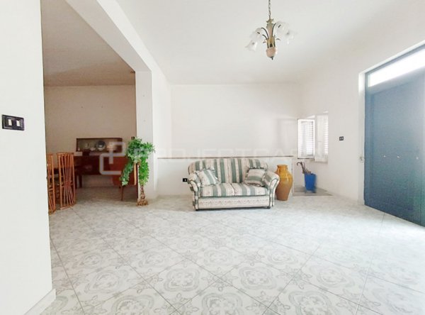 casa indipendente in vendita a Botrugno