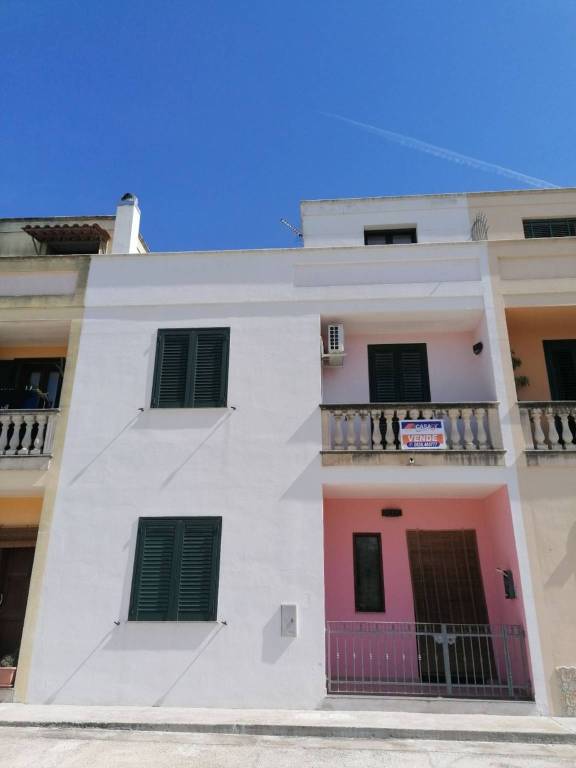 casa indipendente in vendita a Botrugno