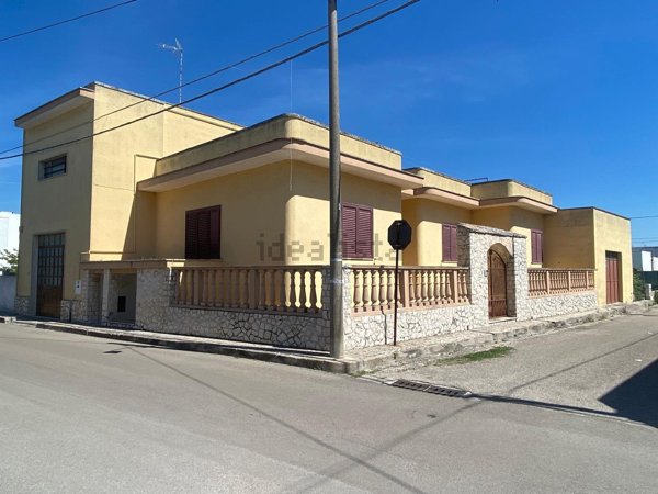casa indipendente in vendita a Botrugno