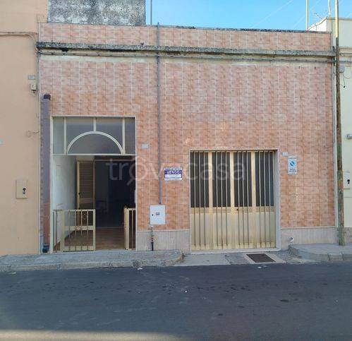 casa indipendente in vendita a Botrugno