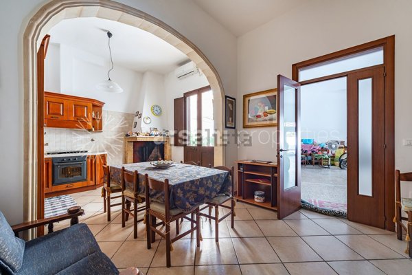 casa indipendente in vendita a Botrugno