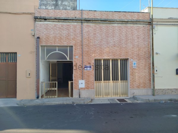 casa indipendente in vendita a Botrugno