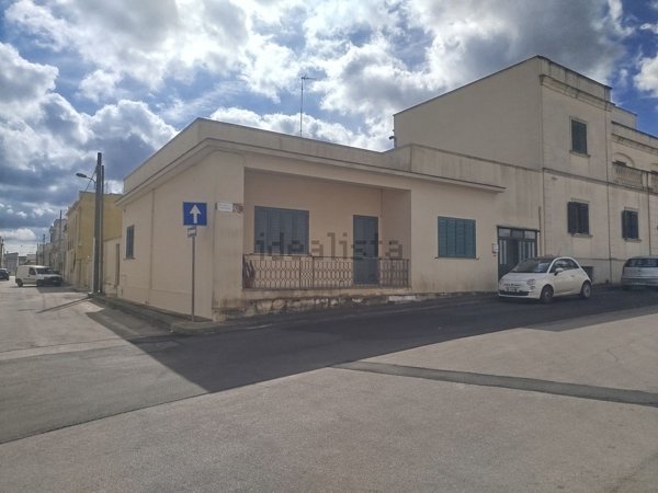 casa indipendente in vendita a Botrugno