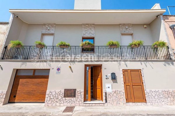 casa indipendente in vendita a Botrugno