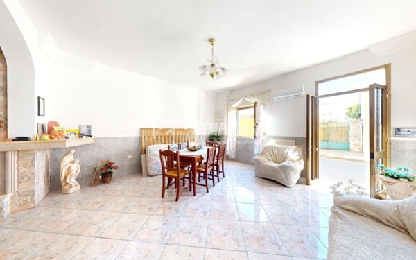 casa indipendente in vendita a Calimera