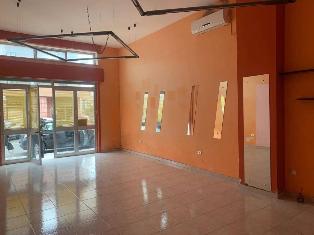 negozio in vendita a Calimera