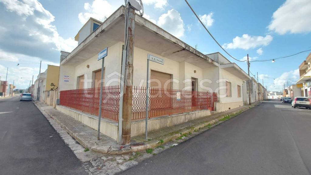 casa indipendente in vendita a Calimera