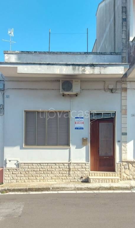 casa indipendente in vendita a Calimera