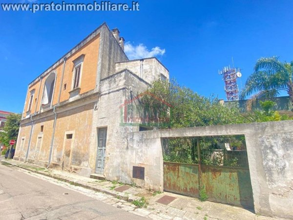 casa indipendente in vendita a Campi Salentina