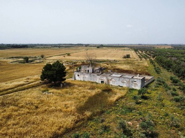 casa indipendente in vendita a Campi Salentina