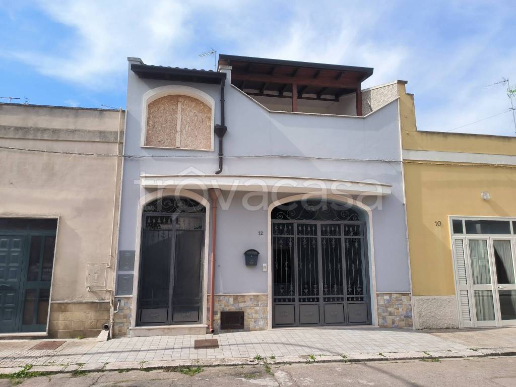 casa indipendente in vendita a Campi Salentina