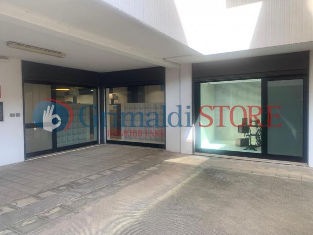 negozio in vendita a Campi Salentina