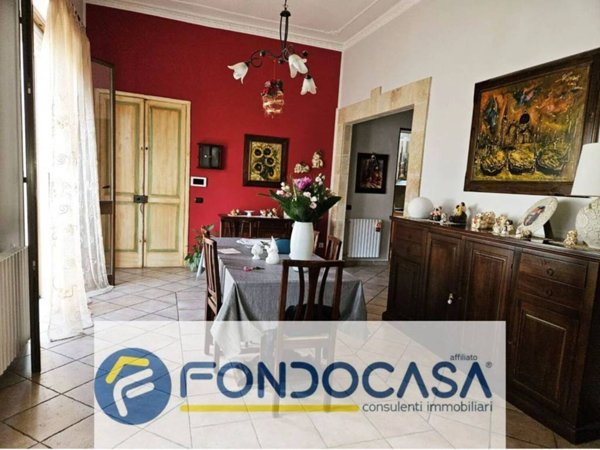 intera palazzina in vendita a Campi Salentina