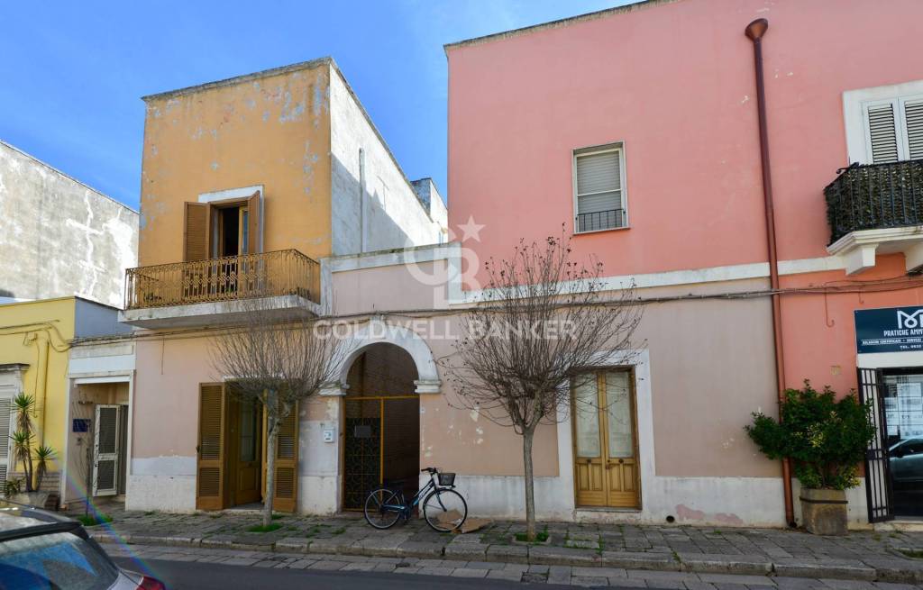 casa indipendente in vendita a Campi Salentina