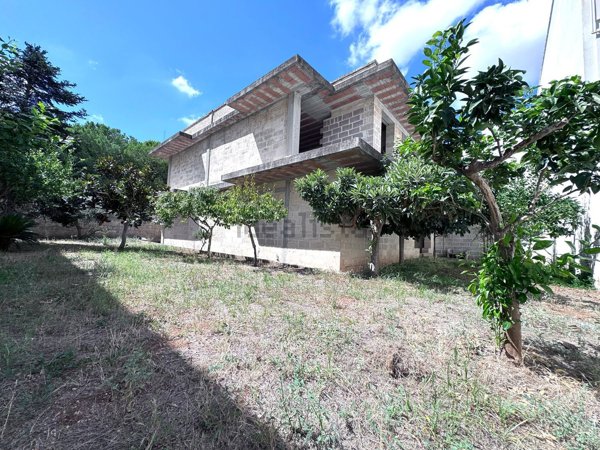 casa indipendente in vendita a Campi Salentina