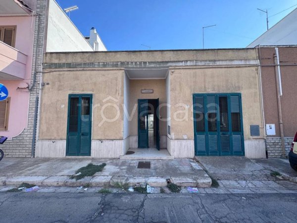 casa indipendente in vendita a Campi Salentina