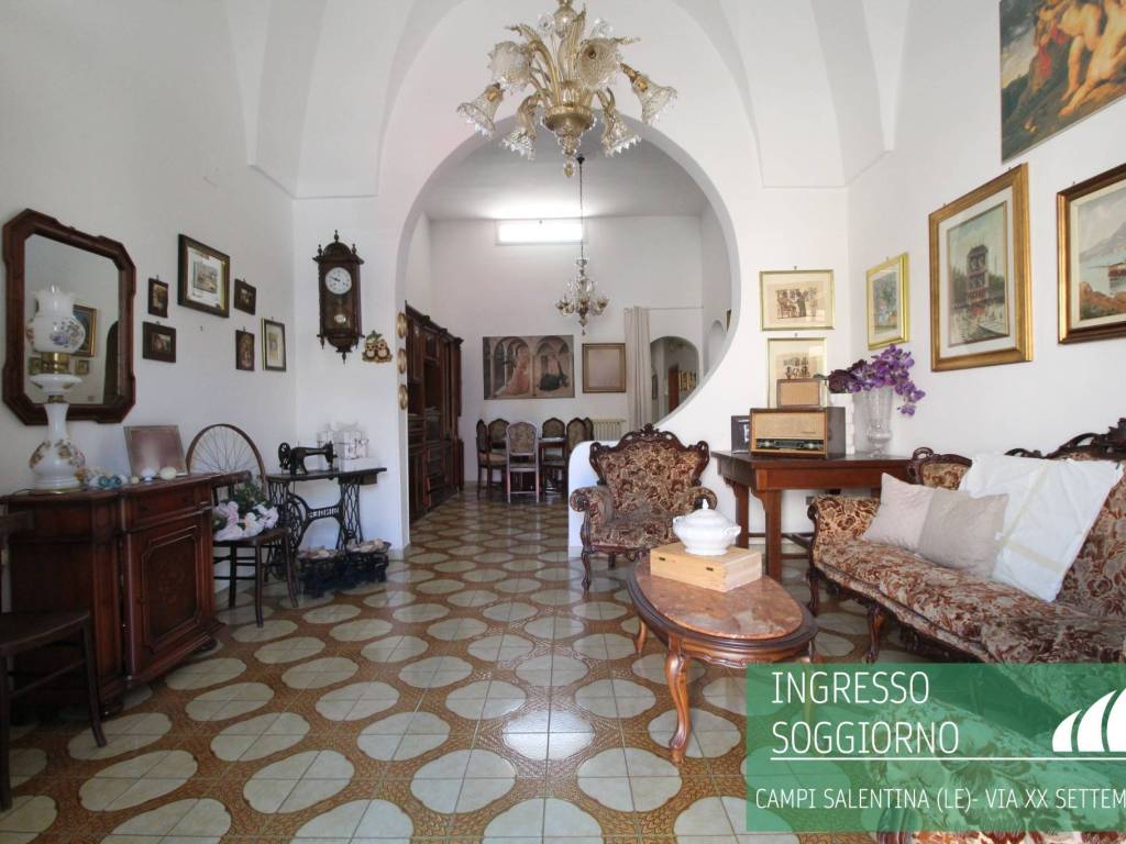 casa indipendente in vendita a Campi Salentina