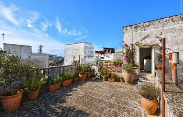 casa indipendente in vendita a Campi Salentina