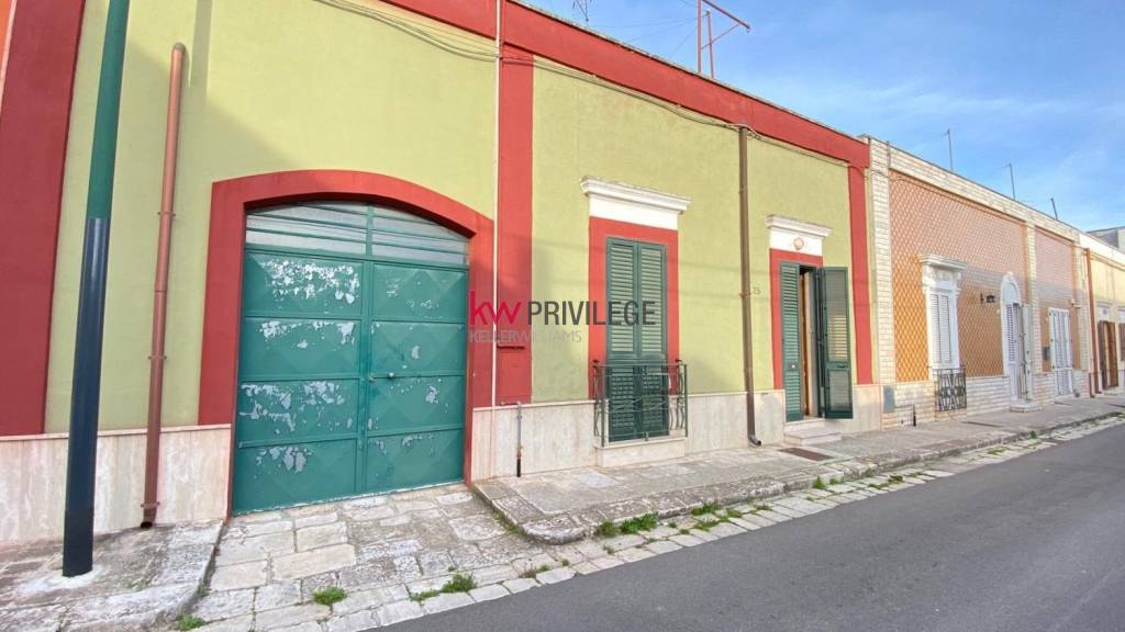 casa indipendente in vendita a Campi Salentina