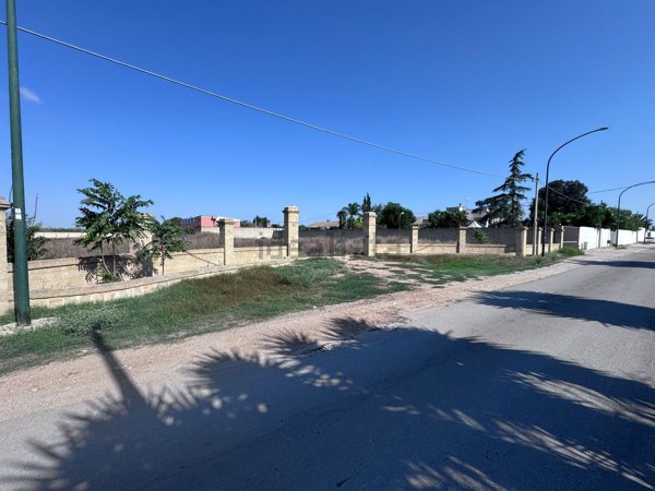 terreno edificabile in vendita a Campi Salentina